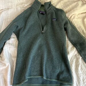 Patagonia half zip, never worn, like new